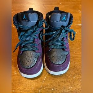 Nike Air Jordan 1  Retro